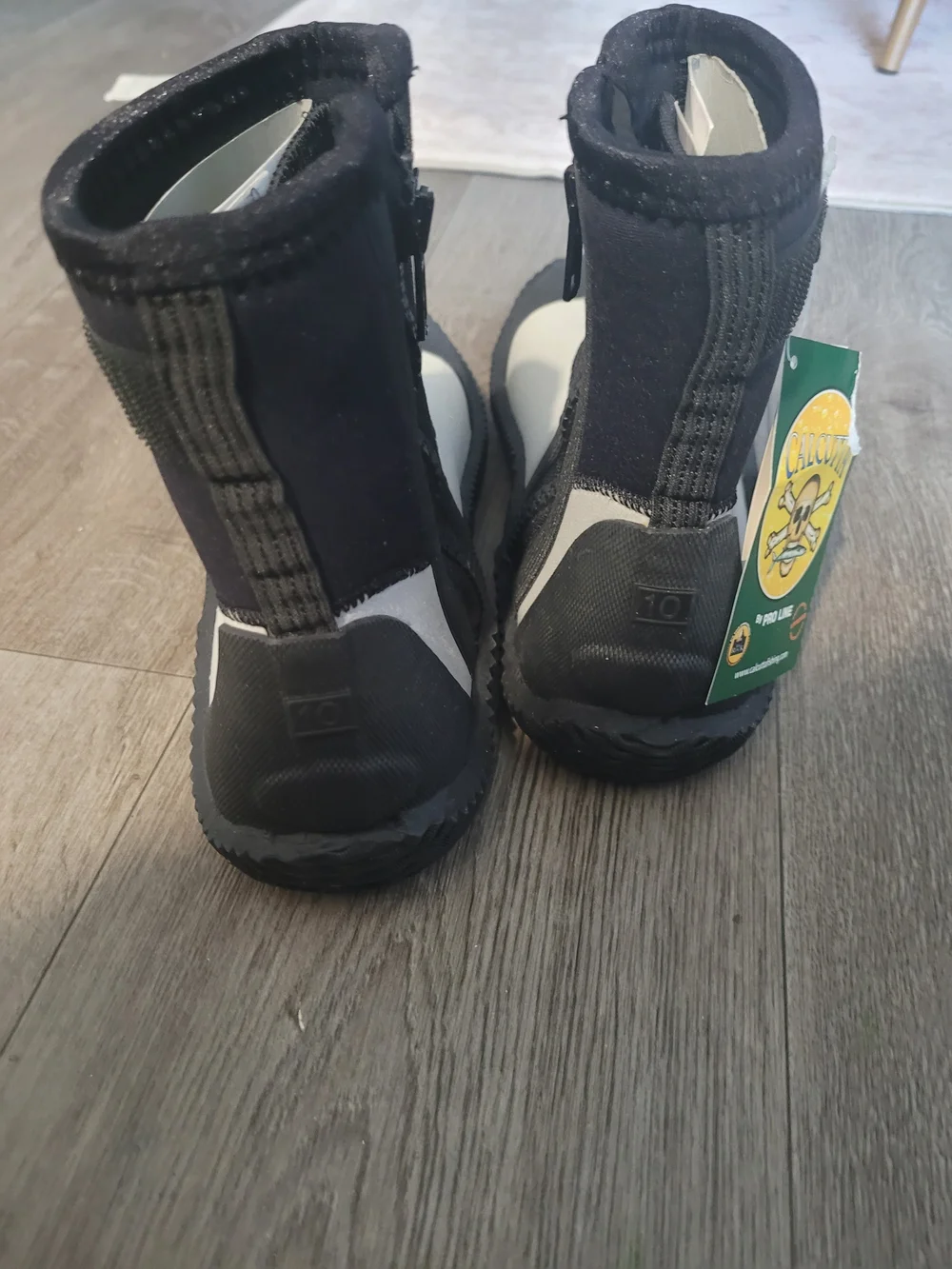 Calcutta Neoprene Fishing Boots in Black and Gray